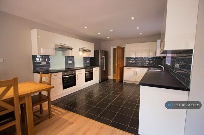 8 Bedroom Semi Detached House To Rent In Carlton Road, Southampton, SO15