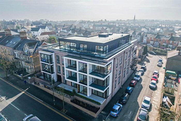 2 Bedroom Apartment For Sale In Windsor Gardens Windsor Road, Penarth, Cardiff, CF64