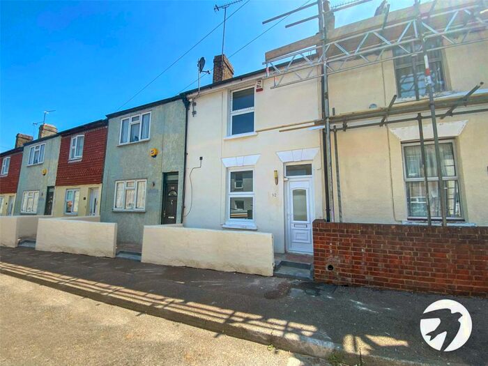 2 Bedroom House To Rent In Britton Street, Gillingham, Kent, ME7