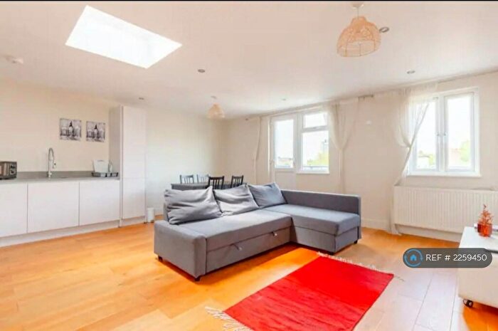 1 Bedroom Flat To Rent In Caraway Heights, London, E14