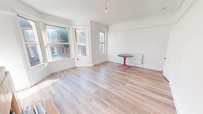 3 Bedroom Maisonette To Rent In Connaught Road, Hove, BN3