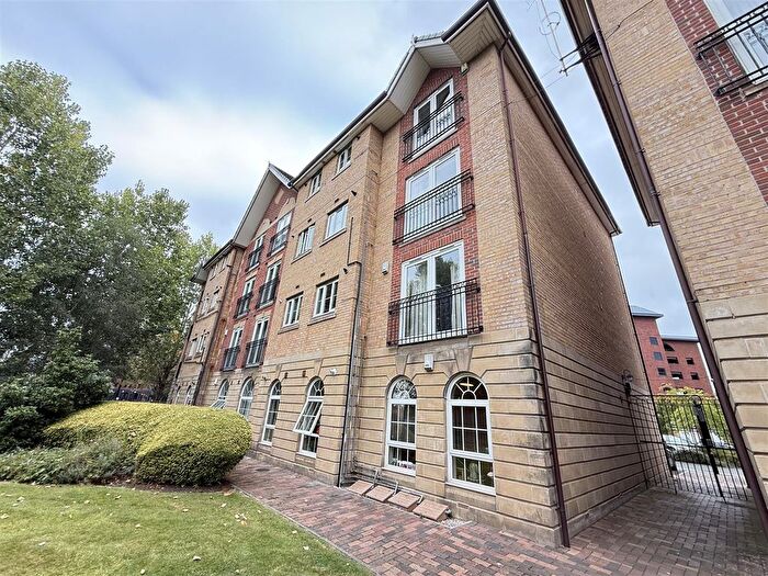 2 Bedroom Flat For Sale In Labrador Quay, Salford, M50