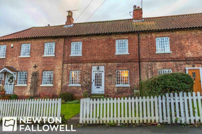 3 Bedroom Cottage For Sale In Sheffield Road, Blyth, S81