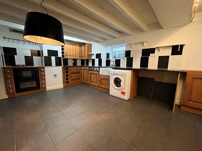 1 Bedroom Property To Rent In Burton Street, Farsley, Pudsey, LS28