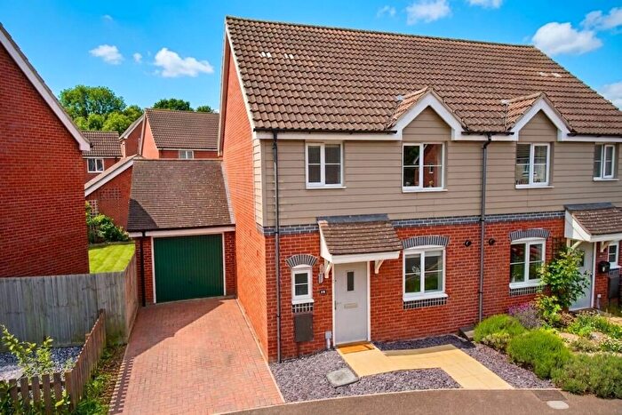3 Bedroom Semi-Detached House For Sale In Redpoll Road, Queens Hills, Norwich, NR8