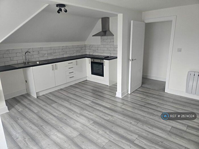 2 Bedroom Flat To Rent In Cliftonville, Margate, CT9