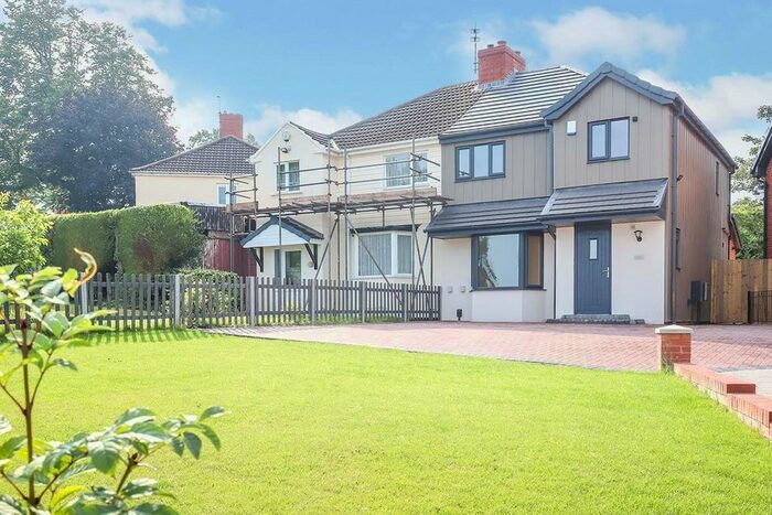 3 Bedroom Semi-Detached House To Rent In Bushbury Lane, Wolverhampton, WV10