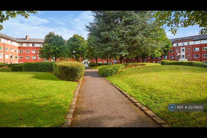 2 Bedroom Flat To Rent In Melmerby Court, Salford, M5