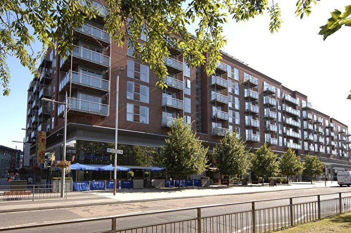 1 Bedroom Flat To Rent In The Heart, Walton-on-Thames, KT12