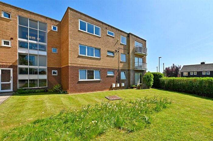 1 Bedroom Apartment To Rent In Park Close, Oxford, Oxfordshire, OX2