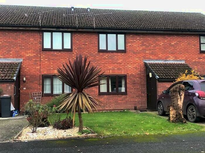 1 Bedroom Flat To Rent In Knatchbull Close, Romsey, SO51