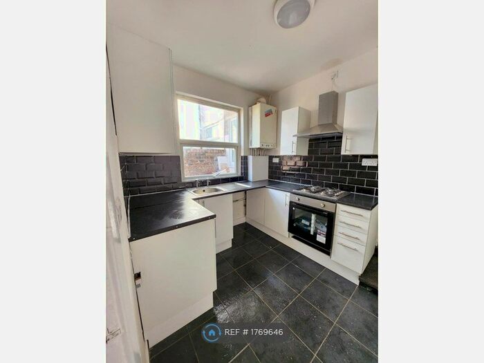 4 Bedroom Terraced House To Rent In Vittoria Street, Birkenhead, CH41