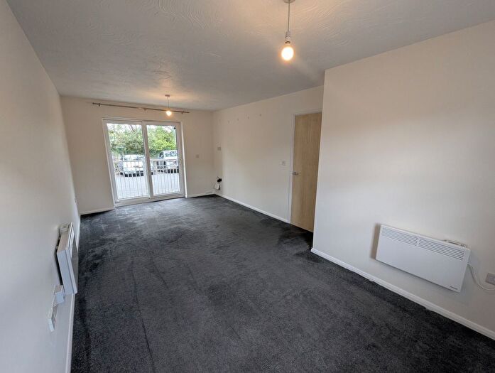 2 Bedroom Flat To Rent In Gillquart Way, Coventry, CV1