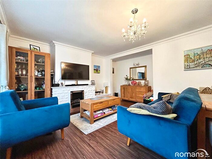 3 Bedroom End Of Terrace House For Sale In Beaulieu Gardens, Blackwater, Camberley, GU17