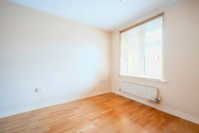 2 Bedroom Terraced House To Rent In Knaphill, Woking, Knaphill, Woking, GU21