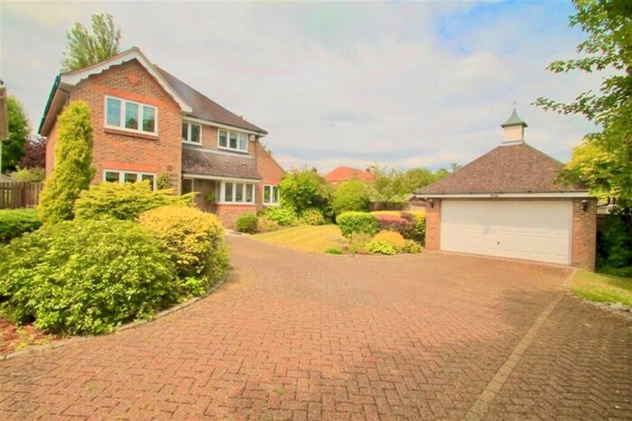 4 Bedroom House To Rent In Bedroom Detached House In Warlingham, CR6