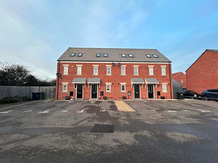 3 Bedroom Town House For Sale In Bedstone Way, Farcet, PE7