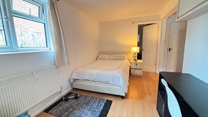 1 Bedroom Detached House To Rent In Collingwood Rise, Camberley, GU15