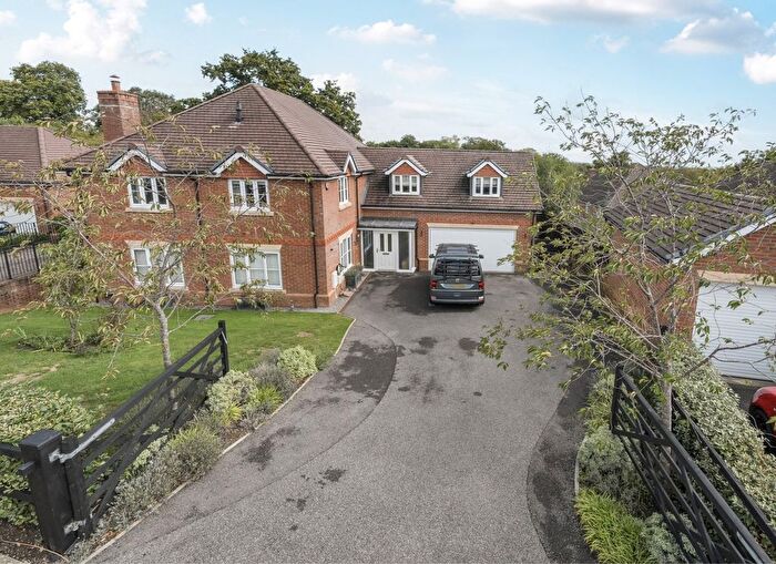 5 Bedroom Detached House To Rent In Horsefield Green, Cuckfield, Haywards Heath, RH17