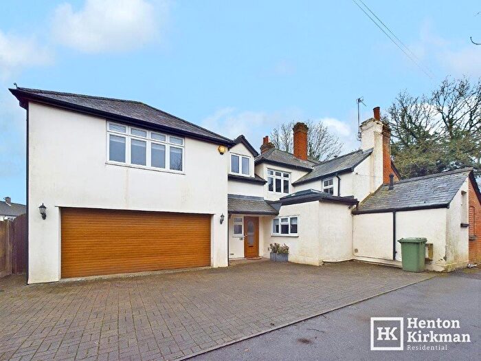4 Bedroom Semi-Detached House For Sale In Hatch Road, Brentwood, Essex, CM15