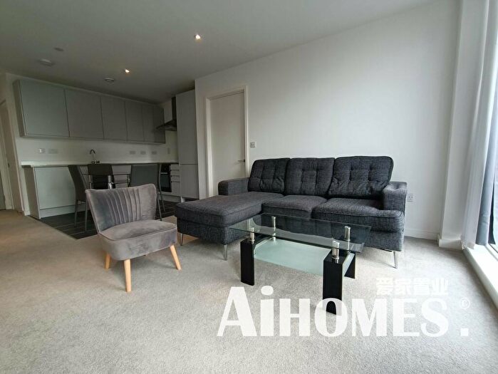 2 Bedroom Flat To Rent In Burlington Square, , Manchester, M15