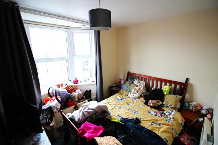 1 Bedroom Flat To Rent In Forton Road, Gosport, Hants, PO12