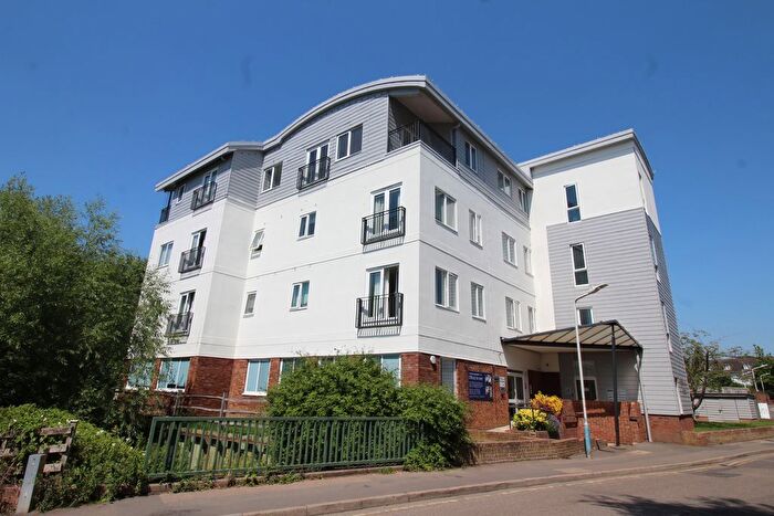 2 Bedroom Flat For Sale In The Slade, Tonbridge, TN9