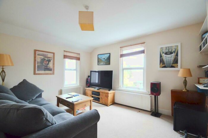 1 Bedroom Flat To Rent In Elgin Road, Croydon, CR0