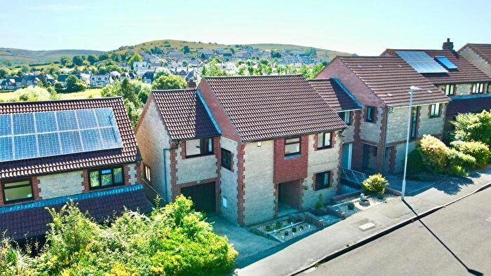 5 Bedroom Detached House For Sale In Old Granary Close, Preston, DT3