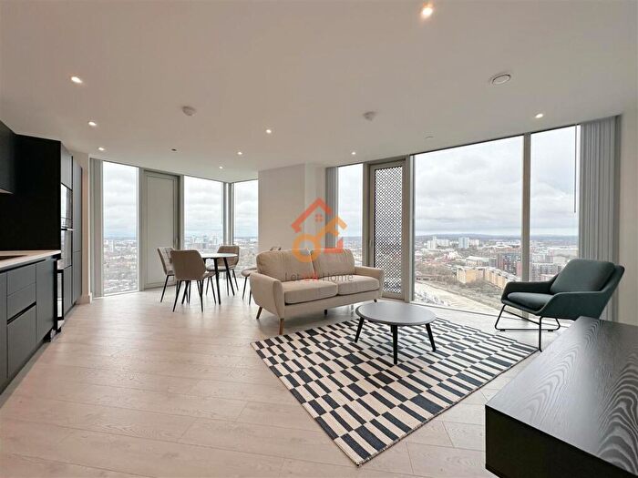 2 Bedroom Flat To Rent In Vista River Tower, Trinity Way, Manchester, M3