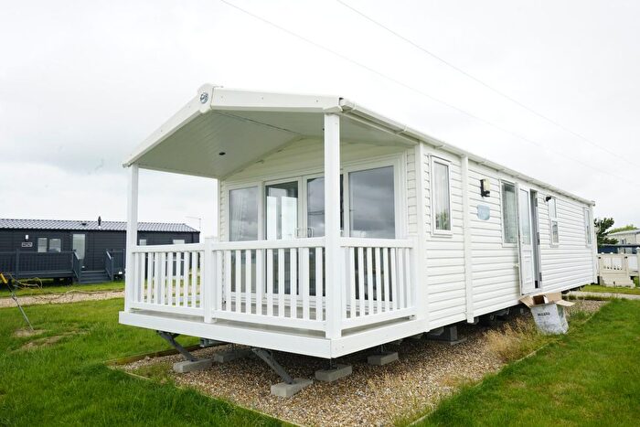 2 Bedroom Property For Sale In Burmarsh, Romney Marsh, TN29