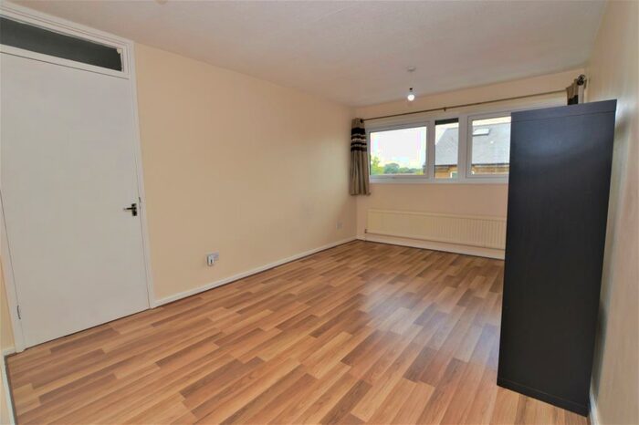 1 Bedroom Flat To Rent In Magdalene Close Peckham, SE15