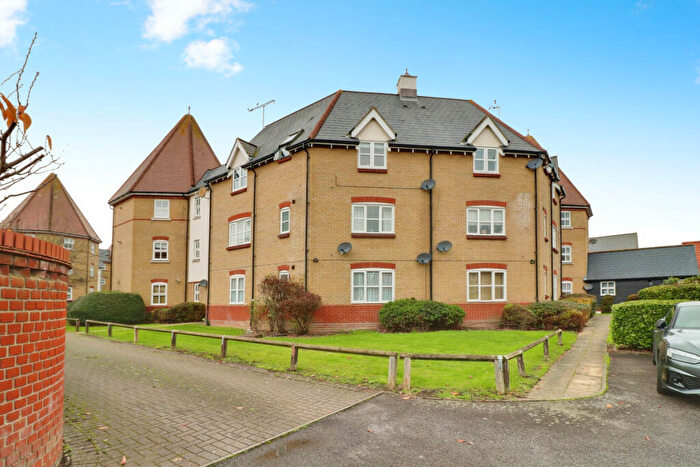 2 Bedroom Flat To Rent In Bramble Tye, Basildon, SS15