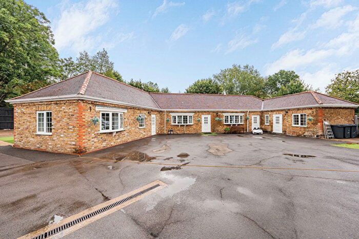 3 Bedroom Bungalow For Sale In Thorney Mill Road, Iver, SL0