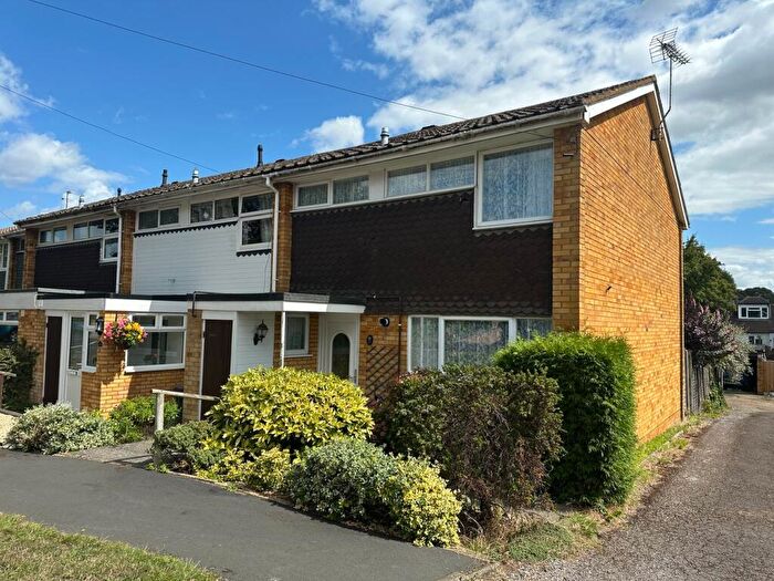 3 Bedroom End Of Terrace House For Sale In Ryder Close, Bovingdon, HP3