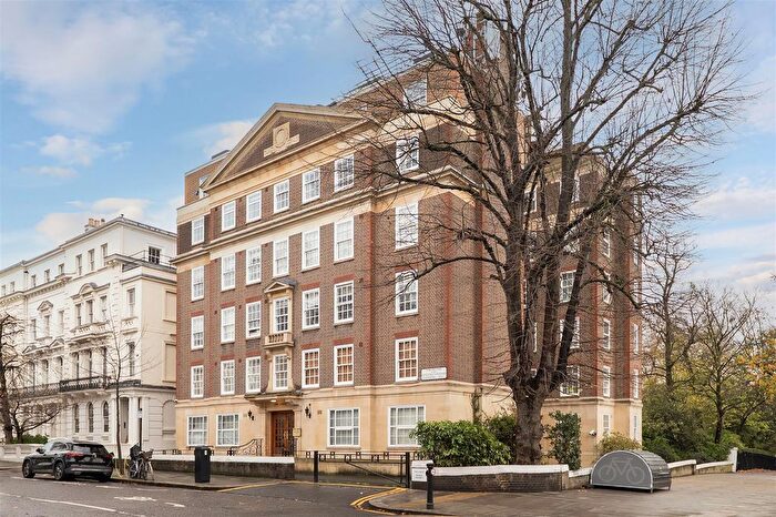 2 Bedroom Flat To Rent In Kensington Park Gardens, London, W11