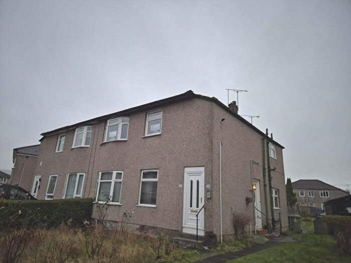 3 Bedroom Cottage To Rent In Castlemilk Crescent, Glasgow, G44