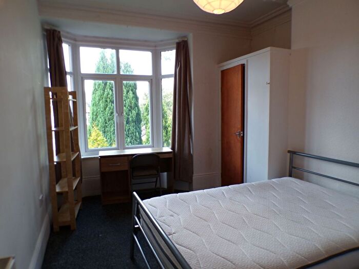 7 Bedroom Semi-Detached House To Rent In Mauldeth Road, Manchester, M20