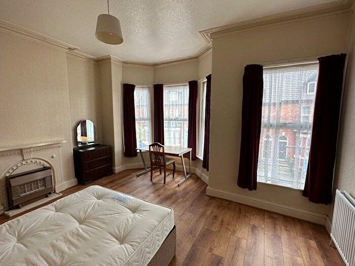 5 Bedroom Property To Rent In Longford Place, Manchester, M14