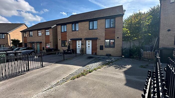 3 Bedroom Semi-Detached House To Rent In Ranelagh Avenue, Bradford, BD10