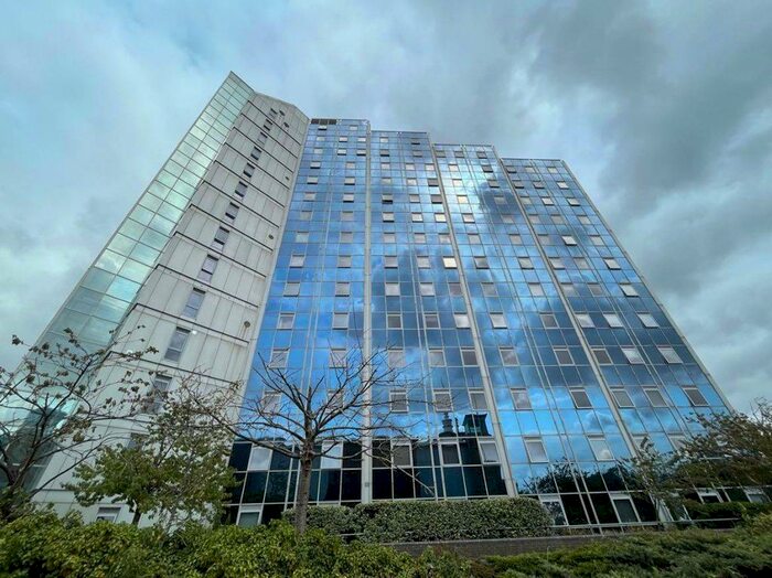 1 Bedroom Flat To Rent In Churchill Place, Basingstoke, RG21