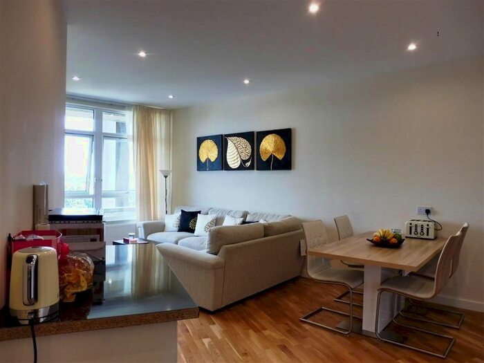 2 Bedroom Flat To Rent In The Panorama, Park Street, Ashford, TN24