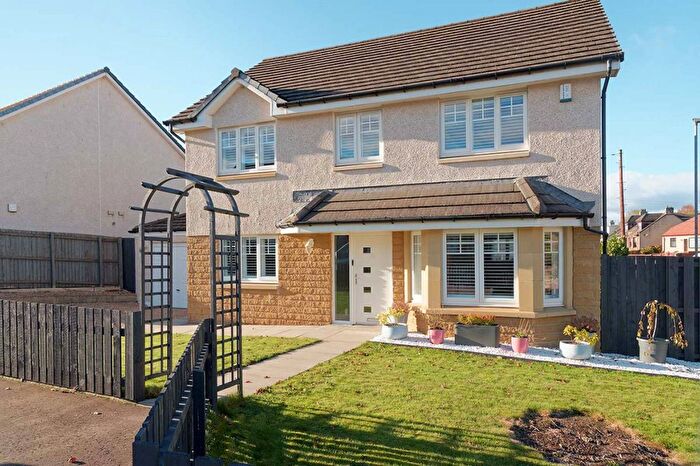 5 Bedroom Detached House For Sale In Curriefield View, Cleland, North Lanarkshire, ML1