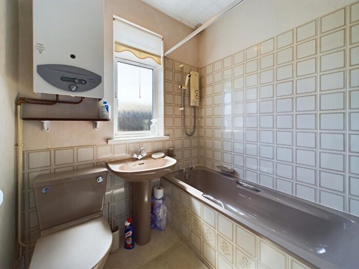 3 Bedroom Terraced House For Sale In Balmoral Road, Kingsthorpe, Northampton, NN2