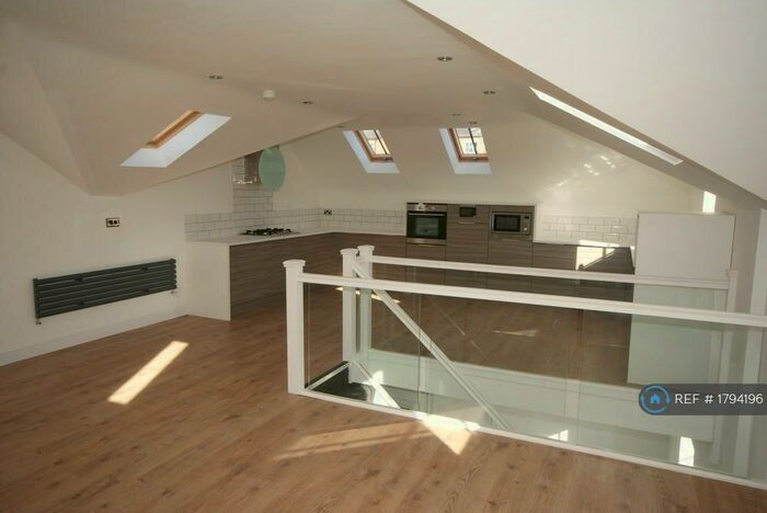 3 Bedroom Penthouse To Rent In Bedford Street, Leamington Spa, CV32