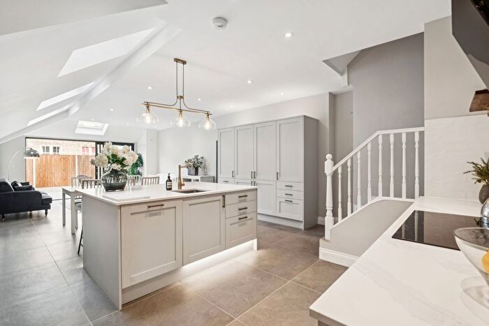 6 Bedroom Terraced House To Rent In Arodene Road, London, SW2