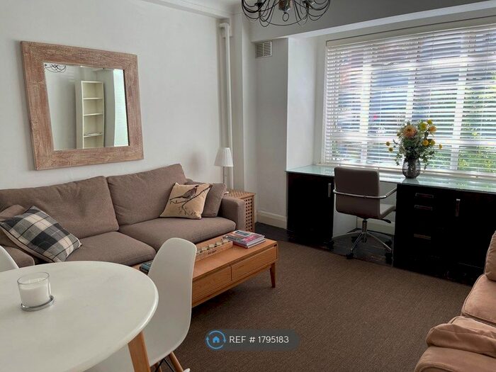 1 Bedroom Flat To Rent In Woodlands Gate, London, SW15