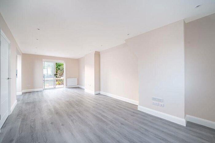 3 Bedroom House To Rent In Sturgess Avenue, London, NW4