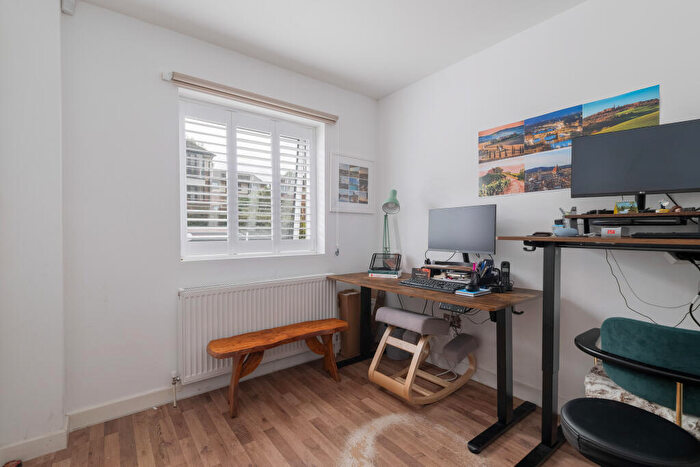 3 Bedroom Terraced House For Sale In Barnfield Place, London, E14