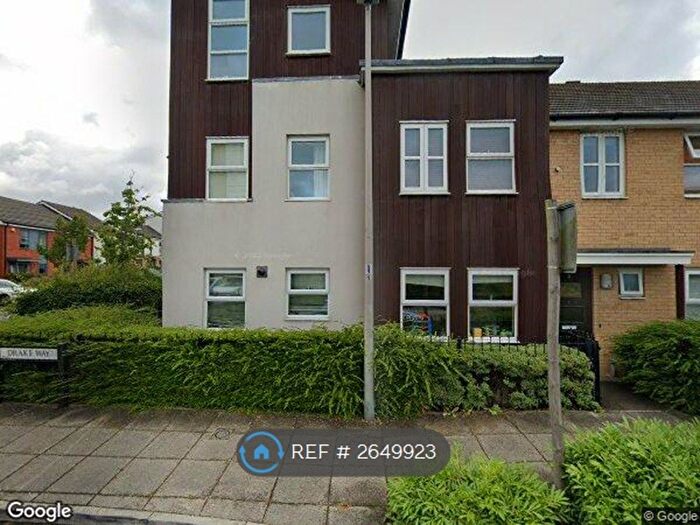 3 Bedroom Semi Detached House To Rent In Drake Way, Reading, RG2